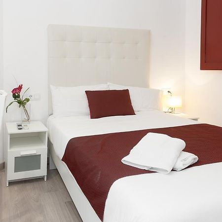 BruStar Sagrada Familia Hotel Barcelona Bagian luar foto