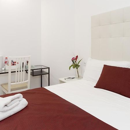 BruStar Sagrada Familia Hotel Barcelona Bagian luar foto