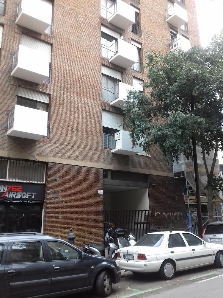 BruStar Sagrada Familia Hotel Barcelona Bagian luar foto