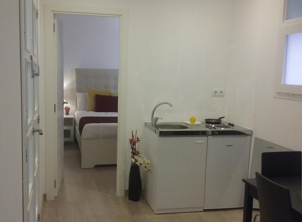 BruStar Sagrada Familia Hotel Barcelona Bagian luar foto