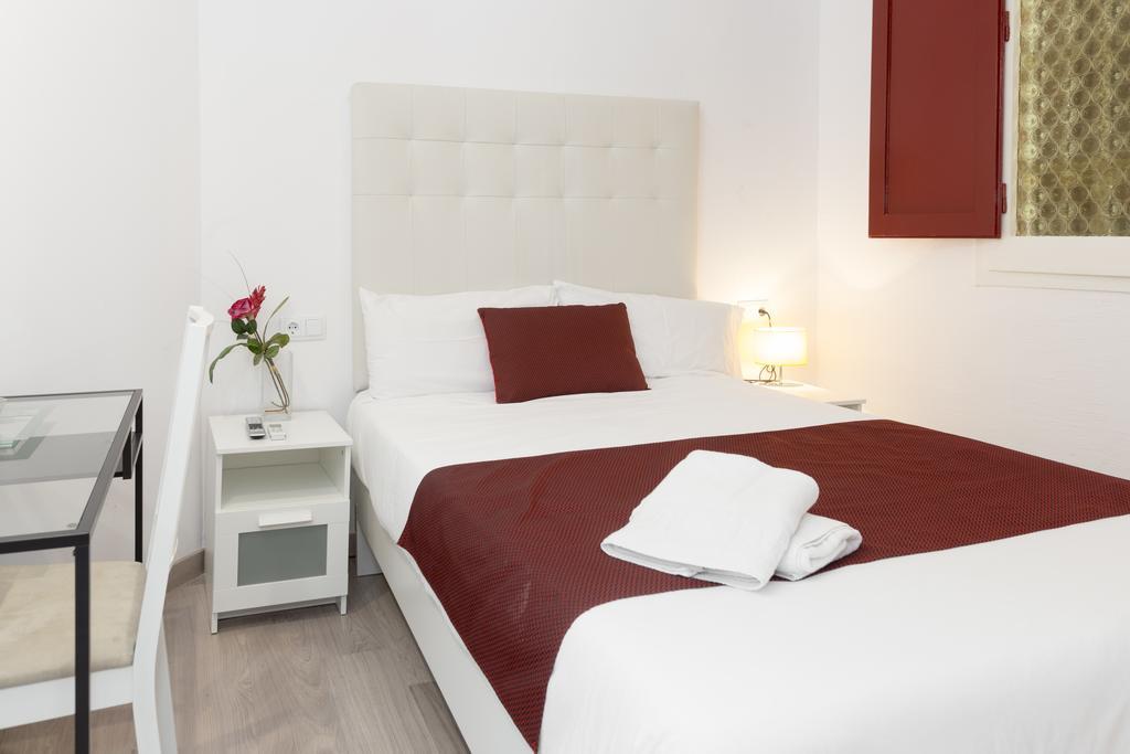 BruStar Sagrada Familia Hotel Barcelona Bagian luar foto