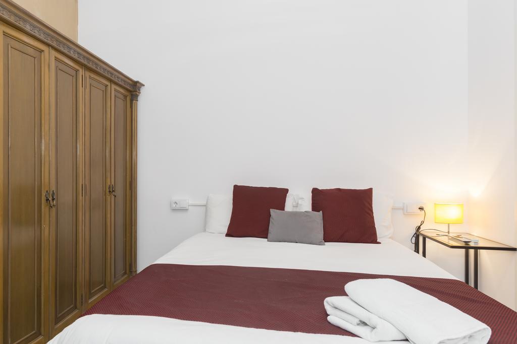 BruStar Sagrada Familia Hotel Barcelona Bagian luar foto