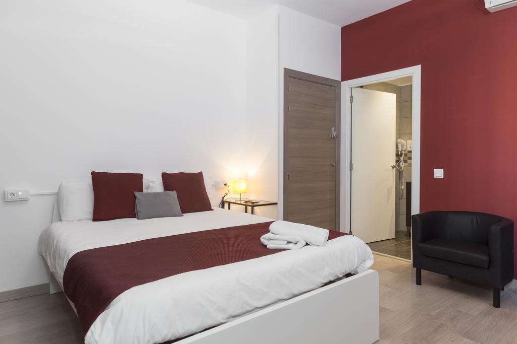 BruStar Sagrada Familia Hotel Barcelona Bagian luar foto