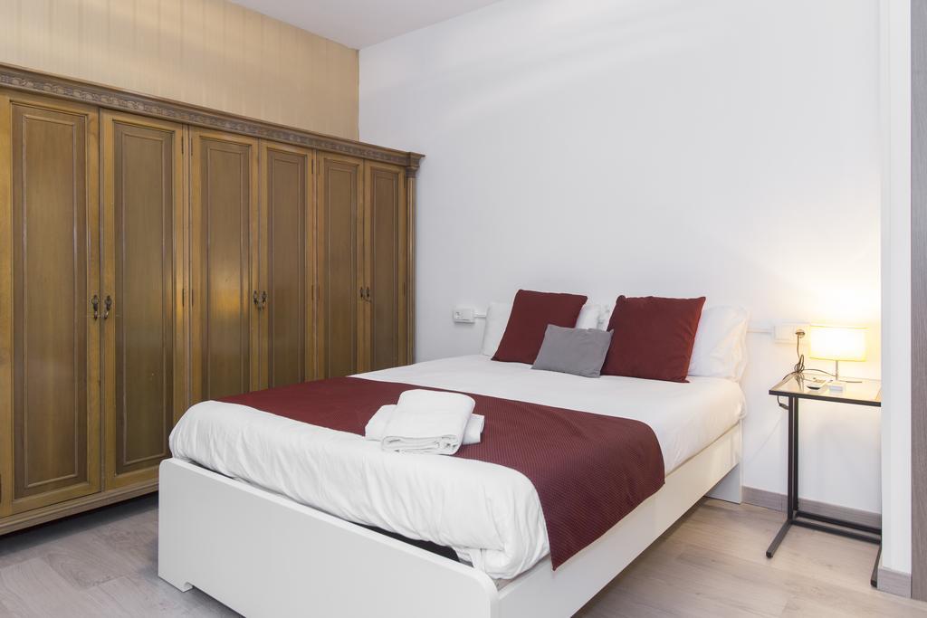 BruStar Sagrada Familia Hotel Barcelona Bagian luar foto