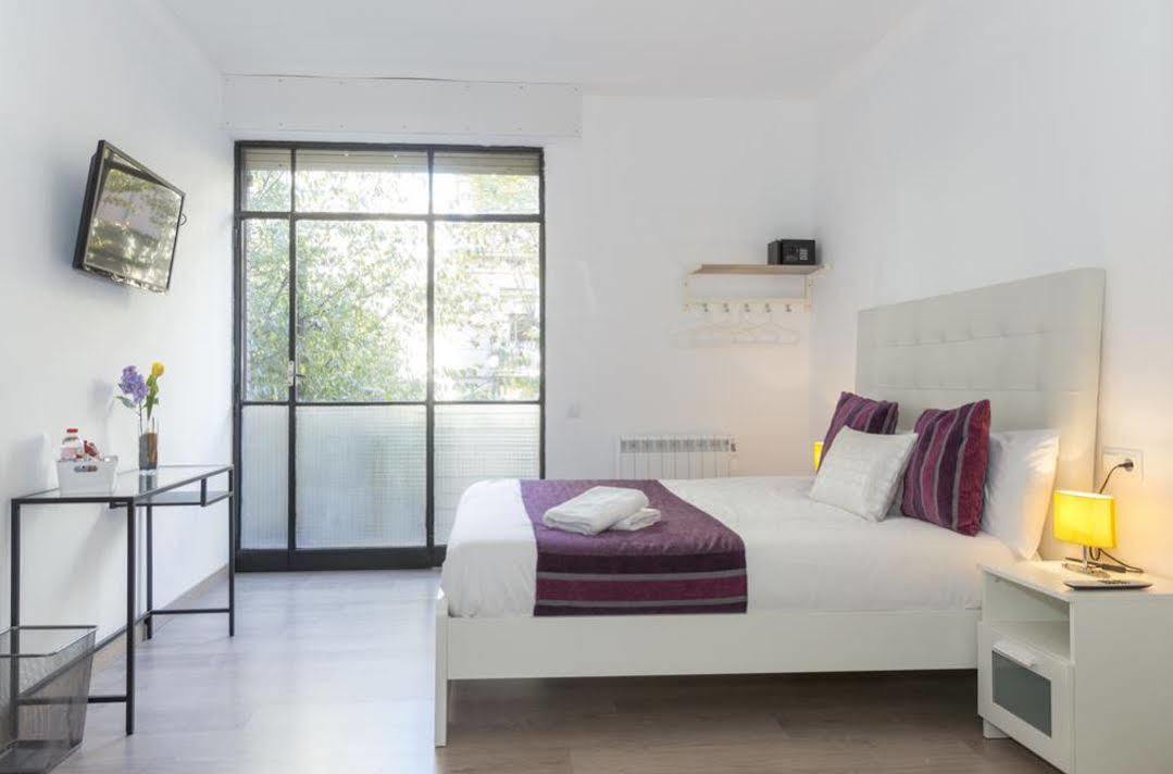 BruStar Sagrada Familia Hotel Barcelona Bagian luar foto